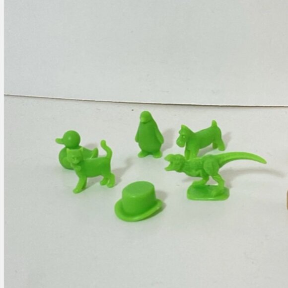 Monopoly Go Green Edition Board Game BRAND NEW - 100% Recycled Paper ~Hasbro - Picture 7 of 7